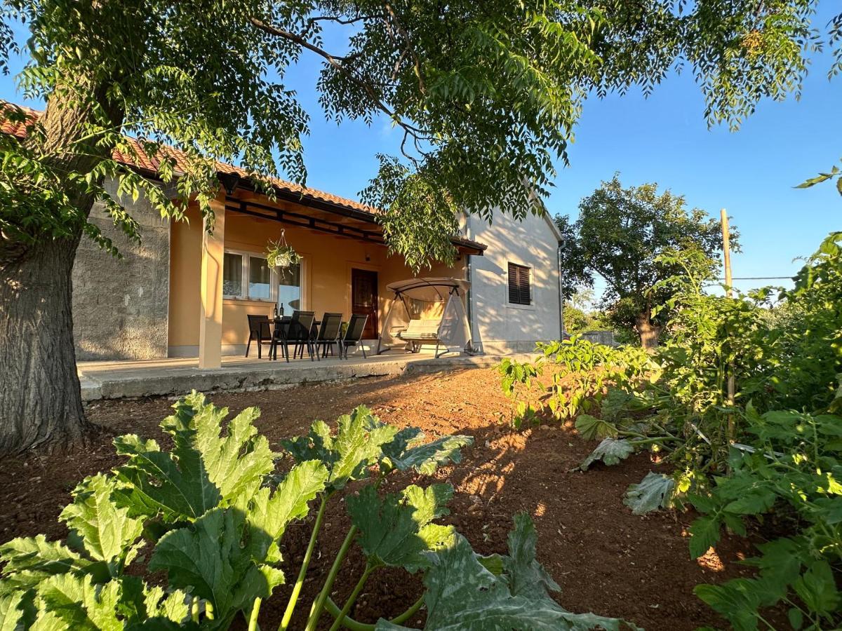 Relax And Unwind: Family-Friendly House Near Zadar In Zagrad Villa Exterior foto
