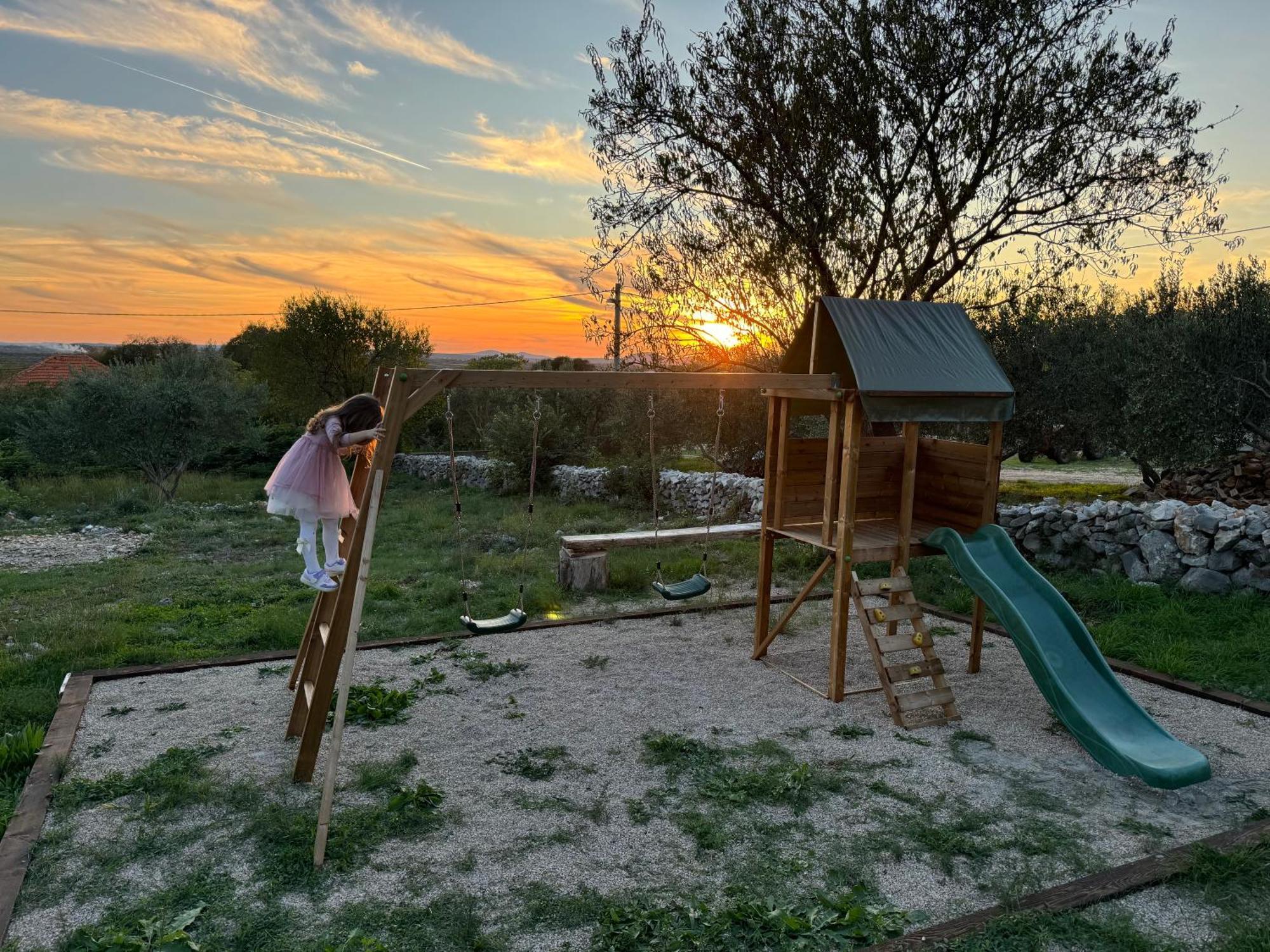 Relax And Unwind: Family-Friendly House Near Zadar In Zagrad Villa Exterior foto